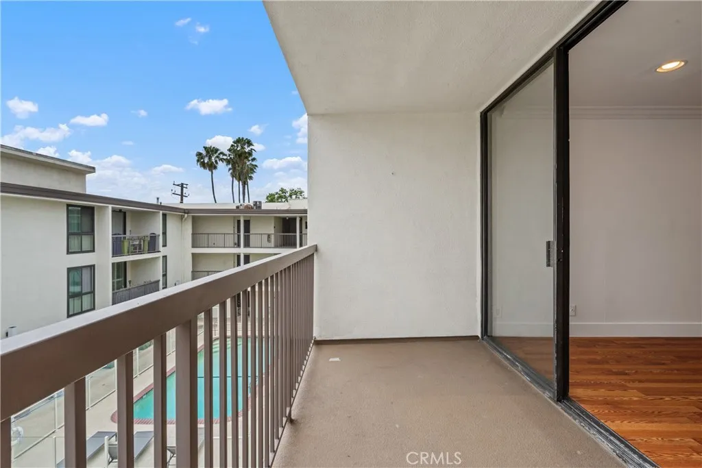 911 N Kings, West Hollywood, California 90069 home-pic-10